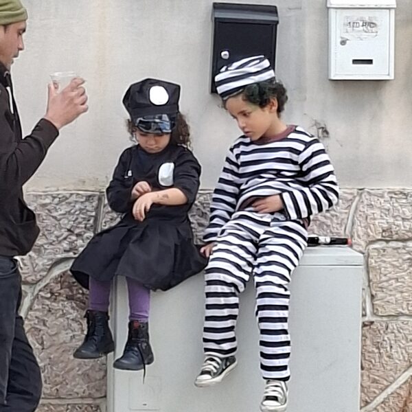 Police woman and prisoner