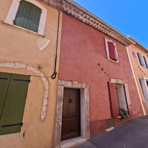 Roussillon színes házai