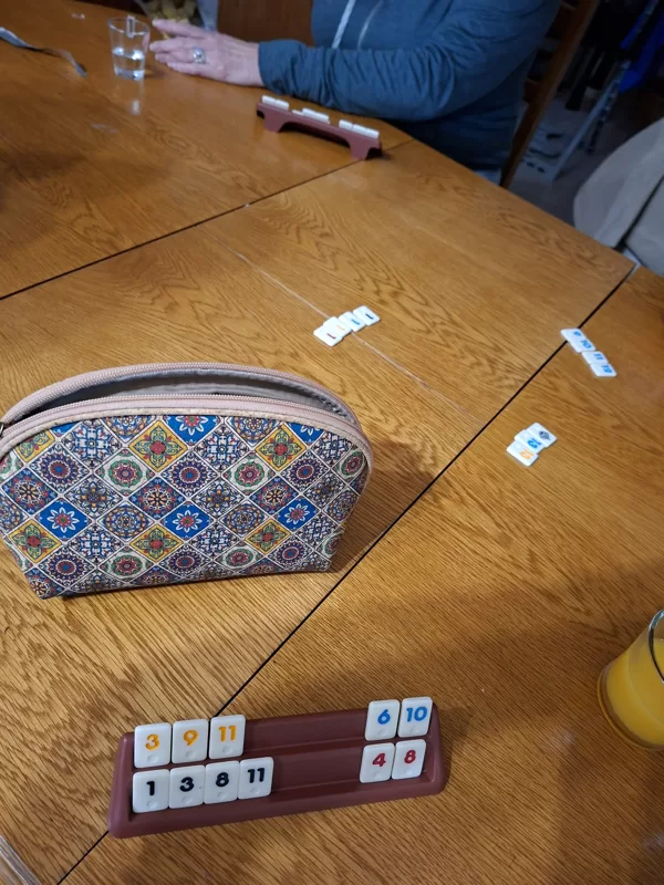 Utazásra tervezett Rummy cub