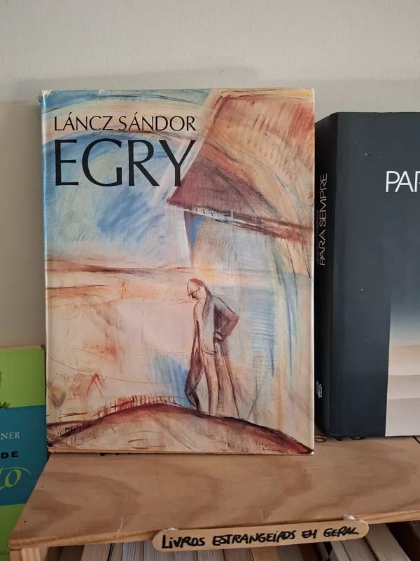 Cascais egyik cuki kis könyvesboltjában magyar tartalomra is bukkantam
